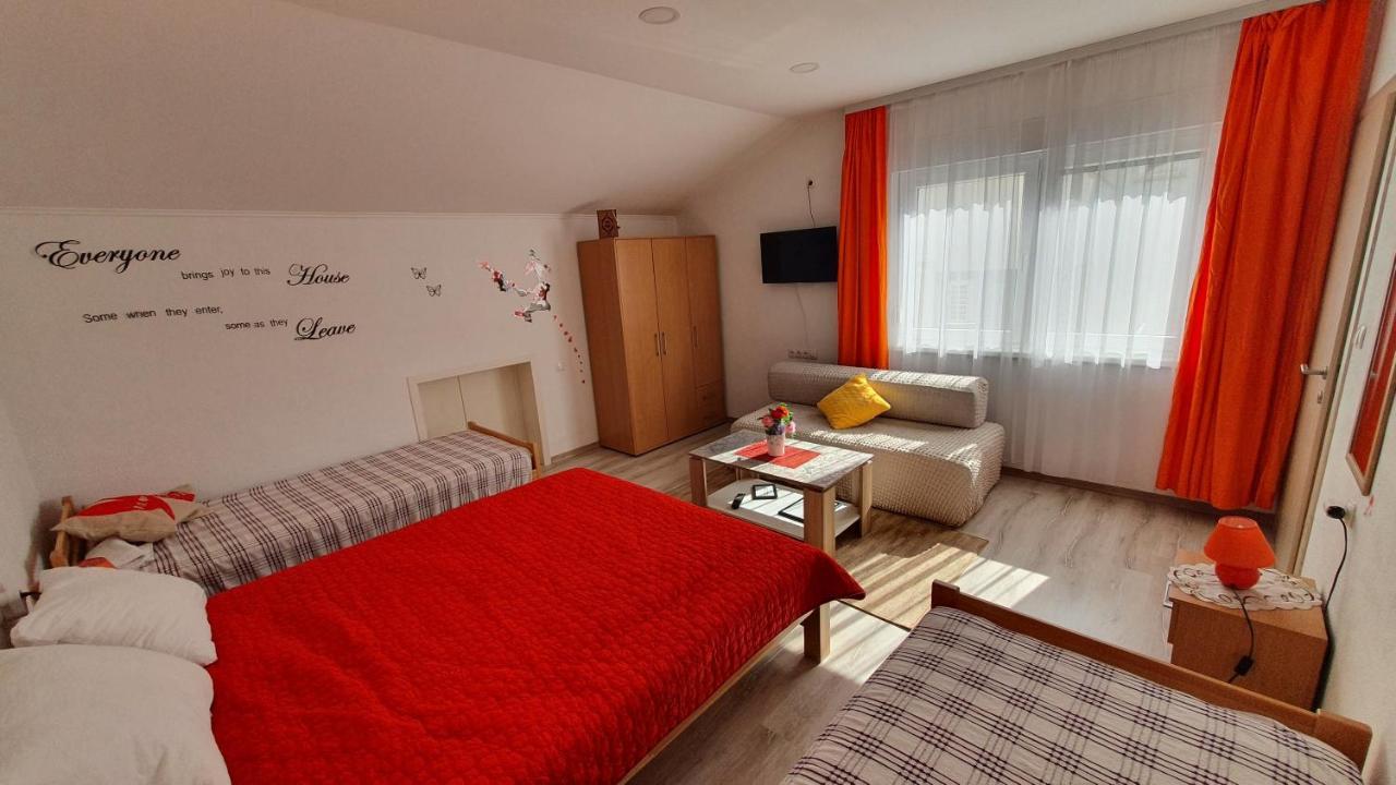 מוסטר Apartman Centar מראה חיצוני תמונה